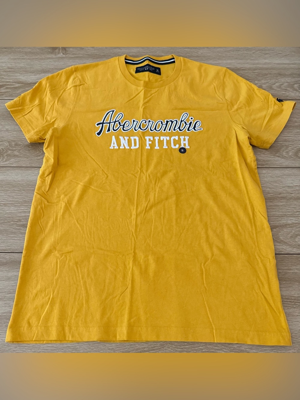 Vintage 2000s Abercrombie & Fitch Yellow Men's T-Shirt Size Medium